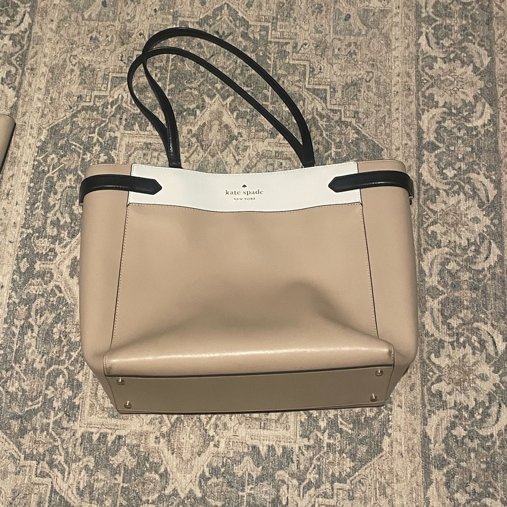 Kate Spade laptop bag with matching wallet in colorblock beige, white, and black